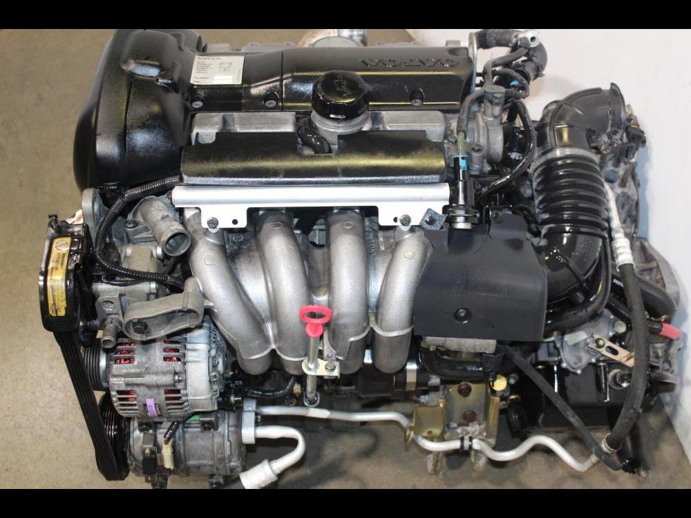 USED 2005 VOLVO 2.4L ENGINE AND TRANSMSSION FOR SALE : Image 1